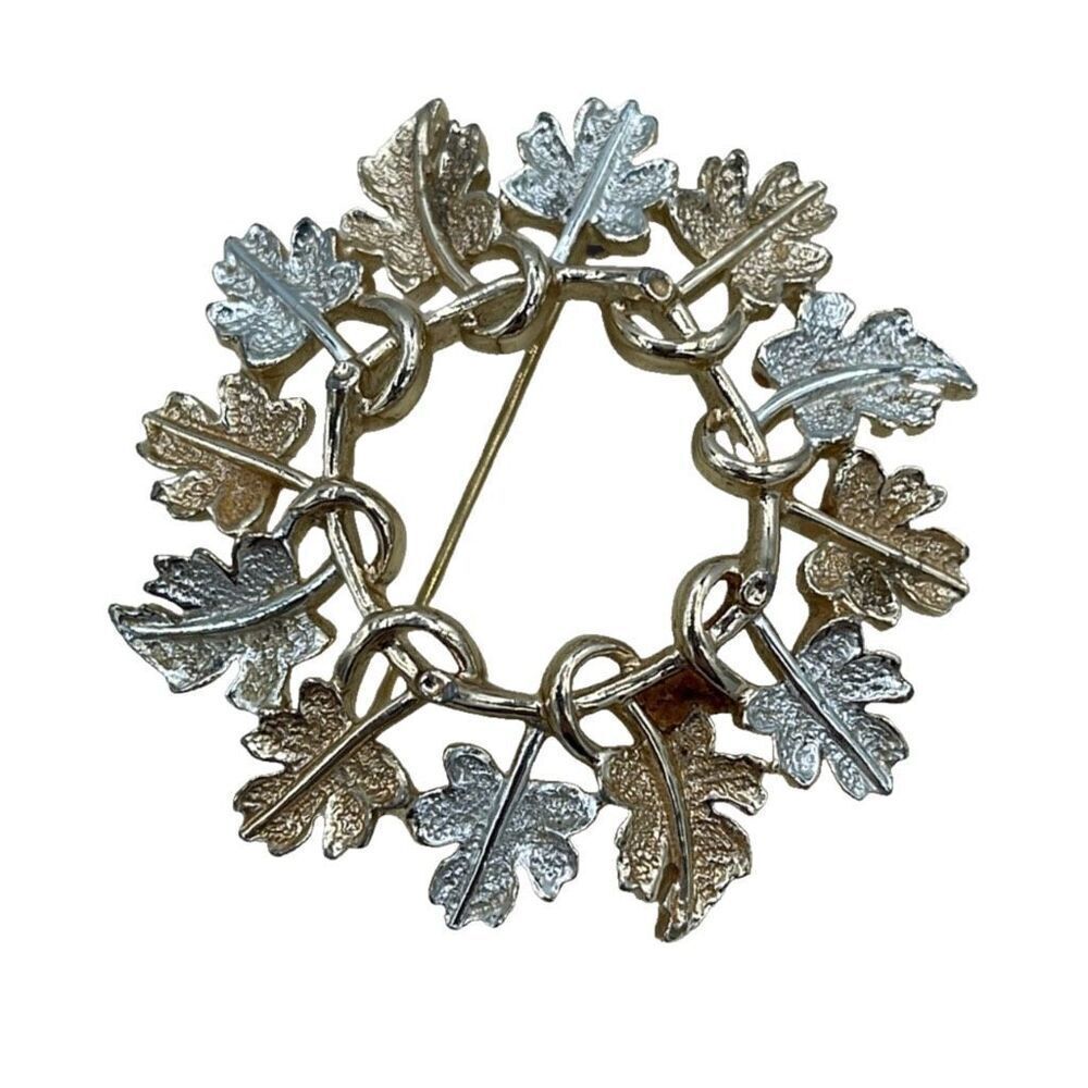 Vintage Sarah Coventry silver gold leaf wreath brooch